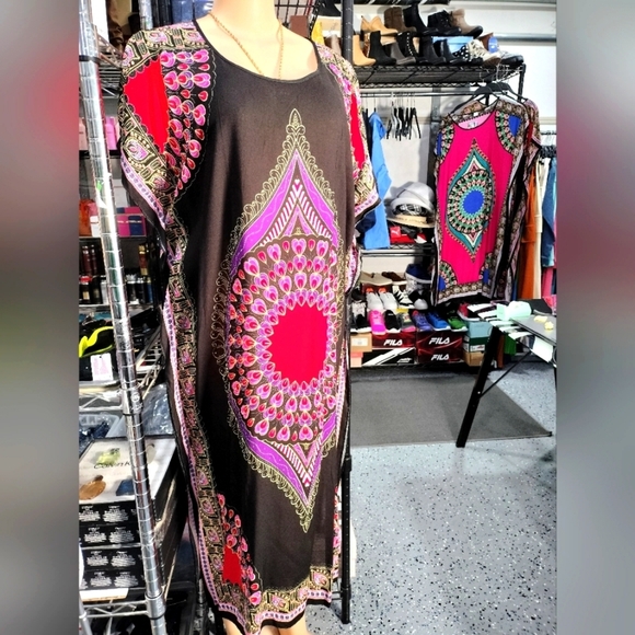 Printed Women's Dresses Size One - Picture 3 of 3